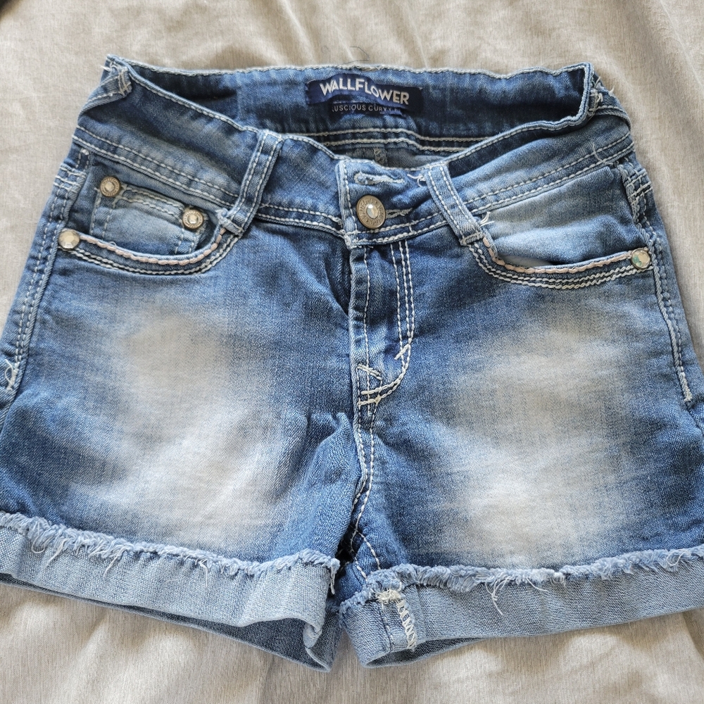 Wallflower shorts